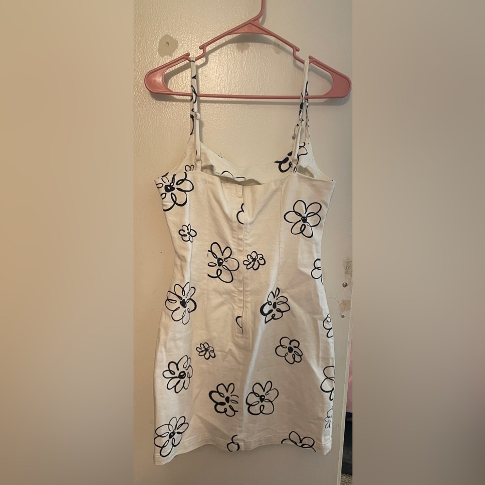 Floral White Dress - Picture 2 of 4